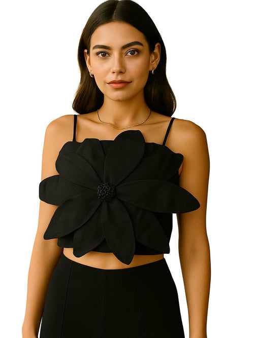 Blusa con flor y tirantes para primavera